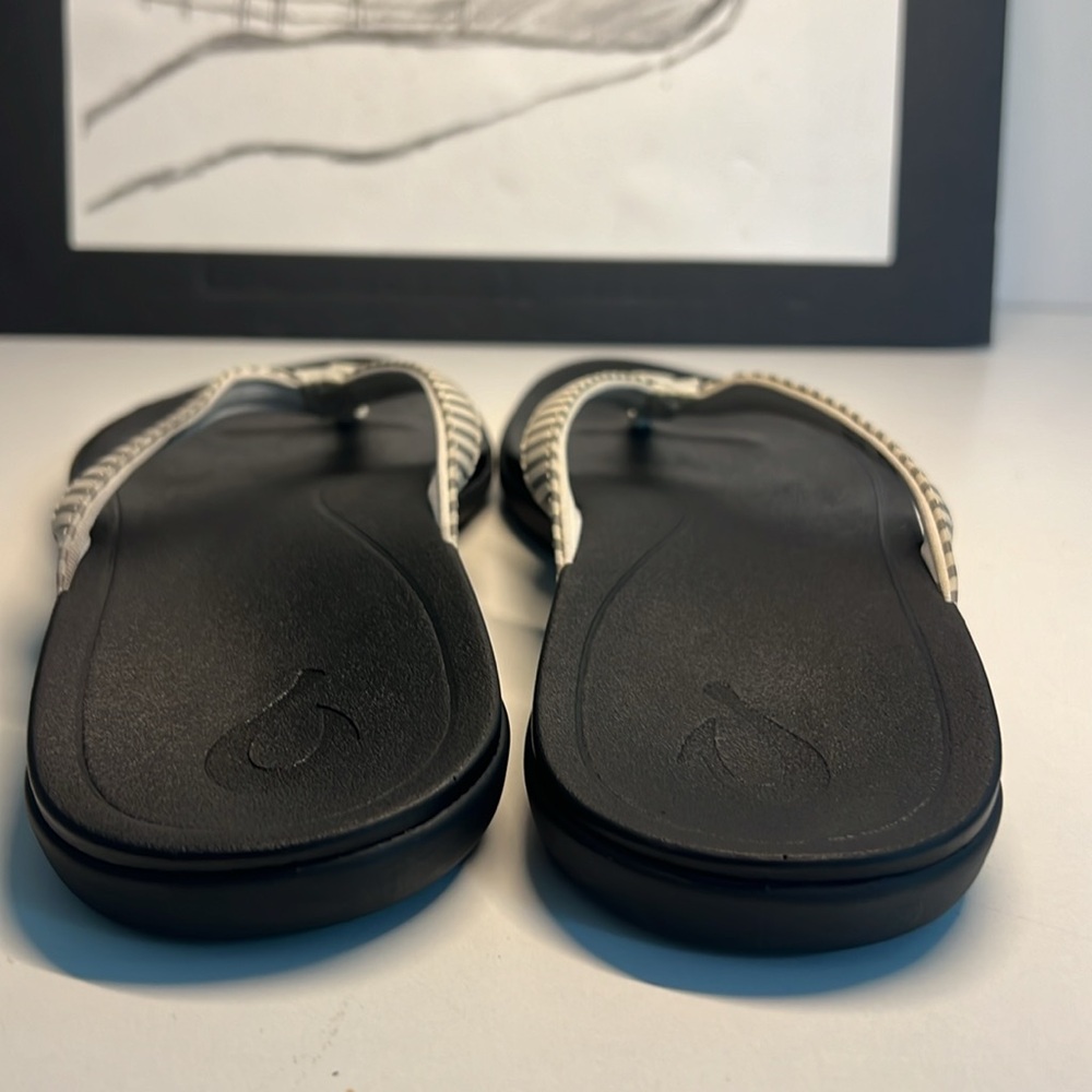 OLUKAI Ho’opio Bone / Stripe Women’s Size 7 - Picture 9 of 16